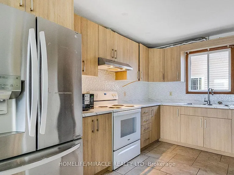 4 Eastwood Dr — Photo 9