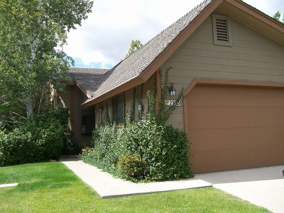2333 N Plateau Dr