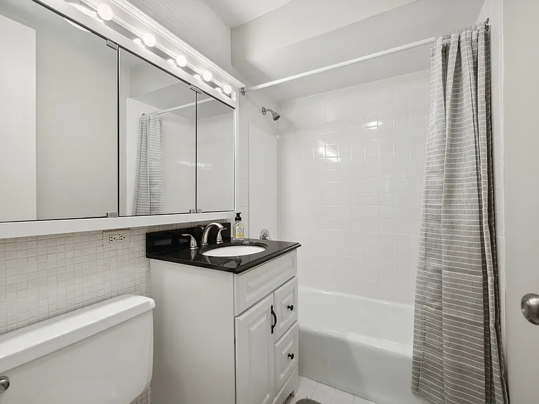 2626 N Lakeview Ave #602 — Photo 12