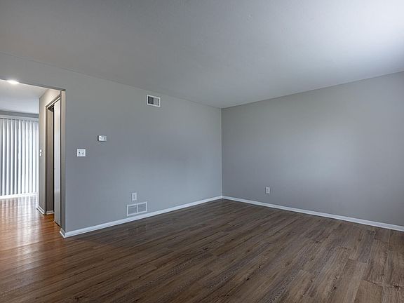 3rd image of 4370 Flowerdale Ave #38c07ad41
