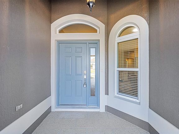 5th image of 3983 McDowell Dr