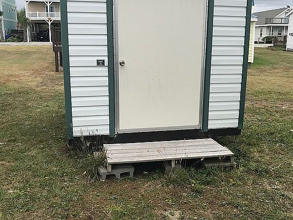Storage building 