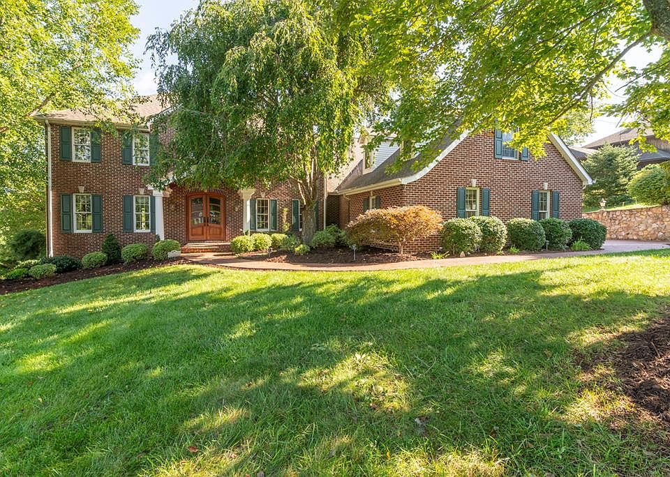 1st image of 371 Augusta Dr