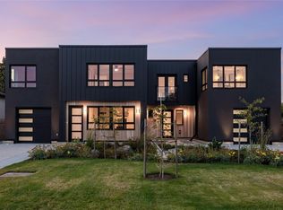 1970 Kings Rd, Saanich, BC V8R2P5