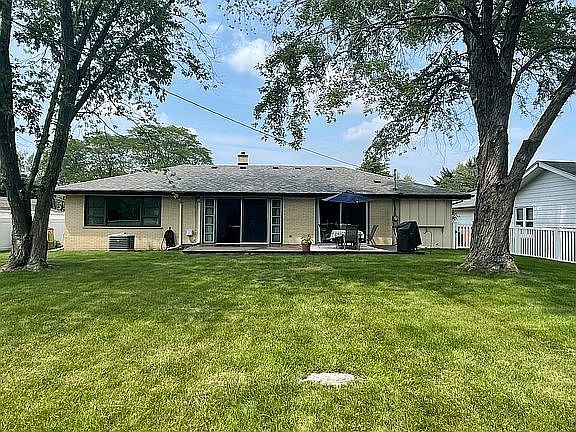 4th image of 6827 W Park Lane Dr