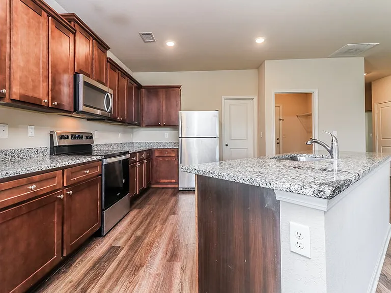 108 Innis Brook Cir — Photo 7