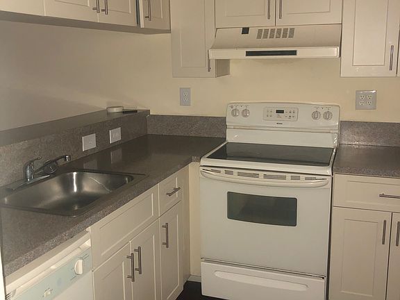 3rd image of 9863 Nob Hill Ln