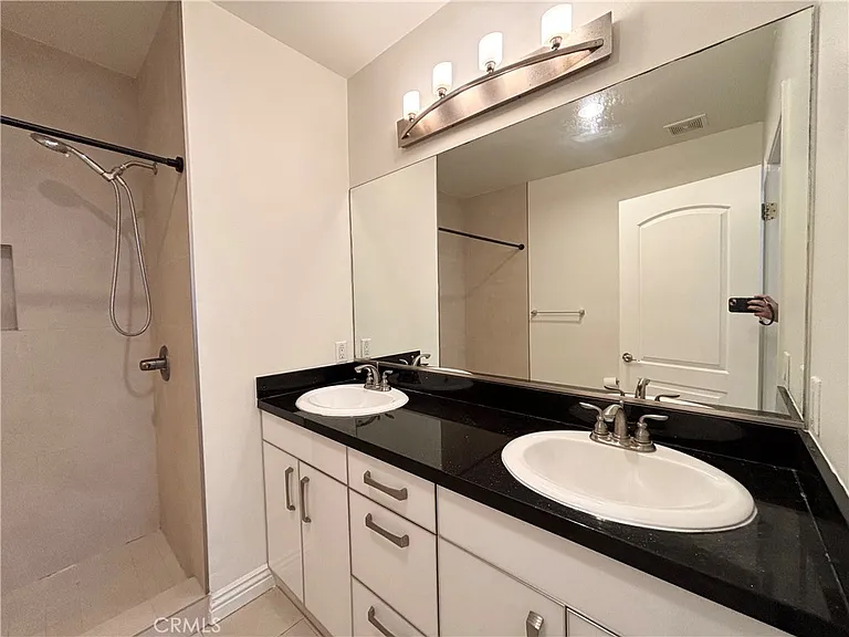 441 N Los Robles Ave #16 — Photo 12