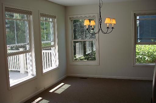 4th image of 1581 Amos Bennett St