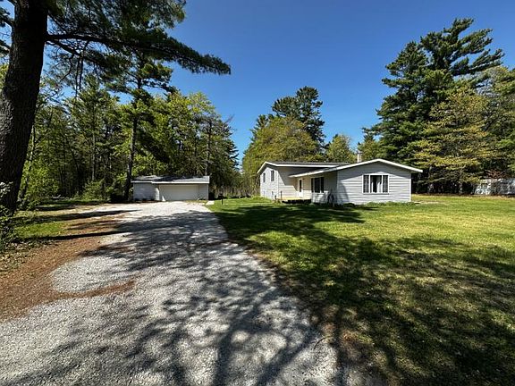 2nd image of 4755 Mackenzie Rd