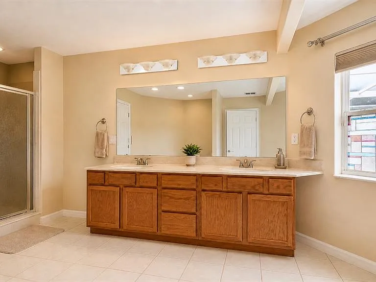357 Fairway Pointe Cir — Photo 27