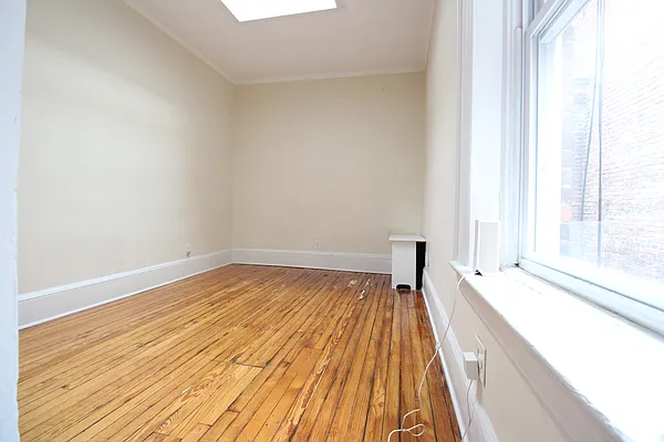 Rented by Luxor Homes & Investment Realty | media 7