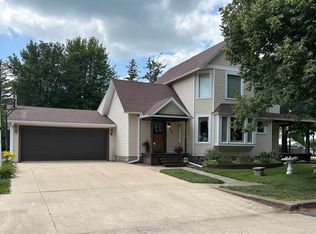 302 S Reynolds St, Latimer, IA 50452