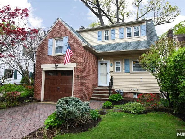 3 Bedford Pl, Fair Lawn, NJ 07410