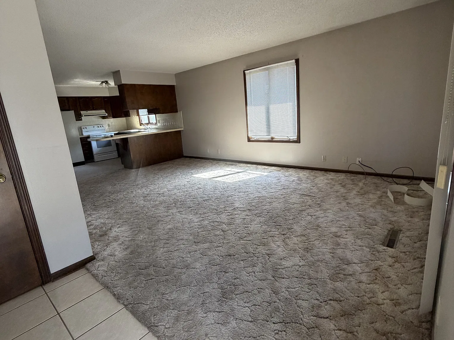 2 bed, 1.5 bath, 1175 sqft, $1,200 — Photo 2