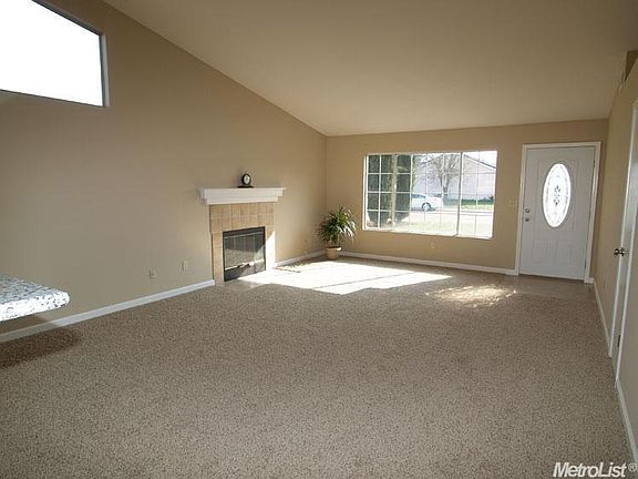 4th image of 12077 Hildreth Dr