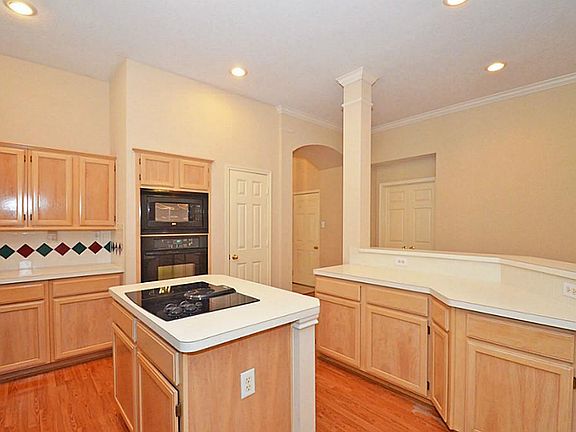 5th image of 531 Avery Dr