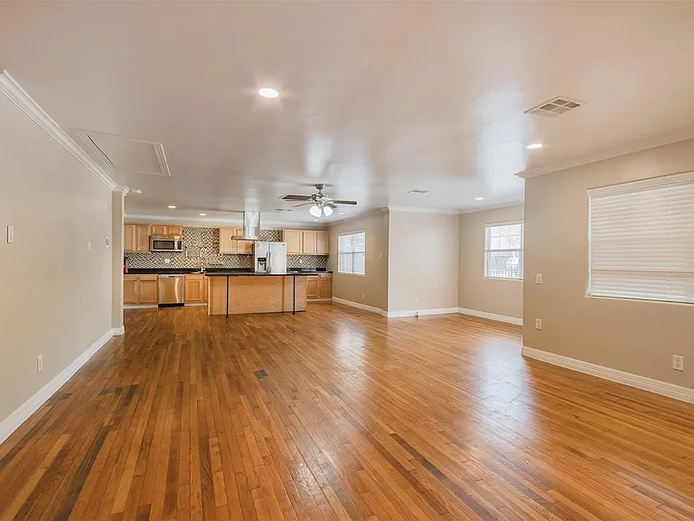 2098 Harland Dr — Photo 21