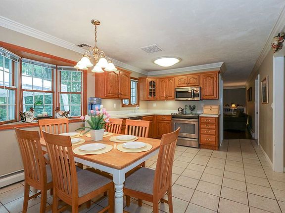 5th image of 6 Gayle Ct