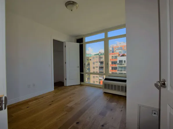 3440 Guider Avenue image 8 of 13