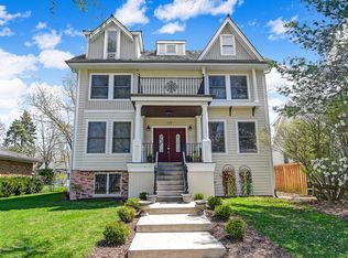 113 N Washington St, Westmont, IL 60559