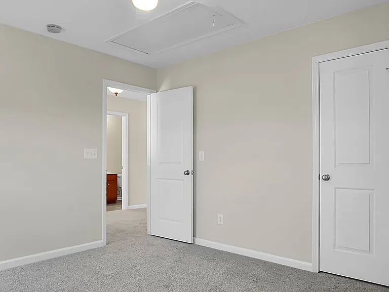 8003 Henderson Rd — Photo 29