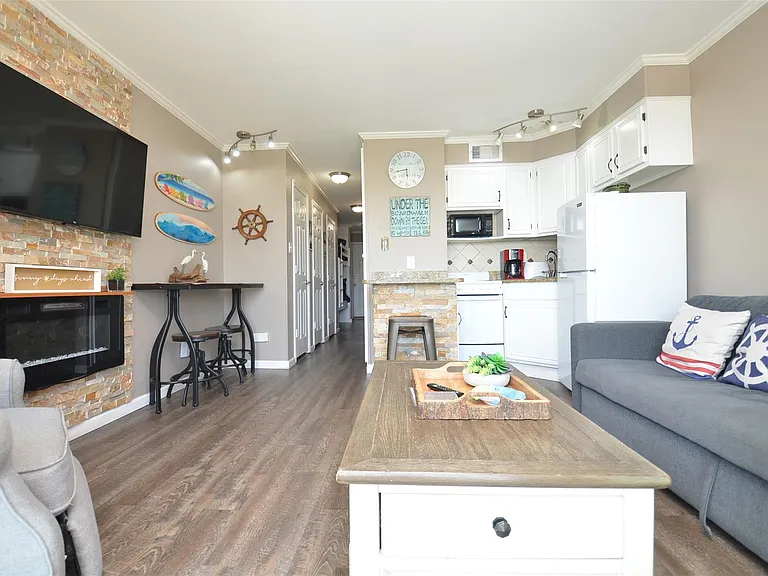 6102 Seawall Blvd #102B — Photo 37
