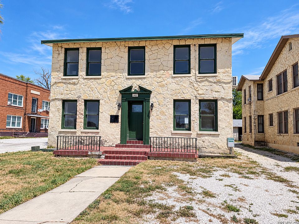1st image of 1407 W WOODLAWN AVE