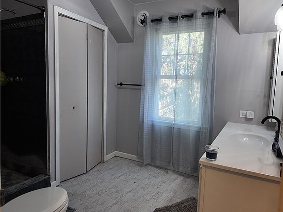 5th image of 101 Pine Knoll Ter