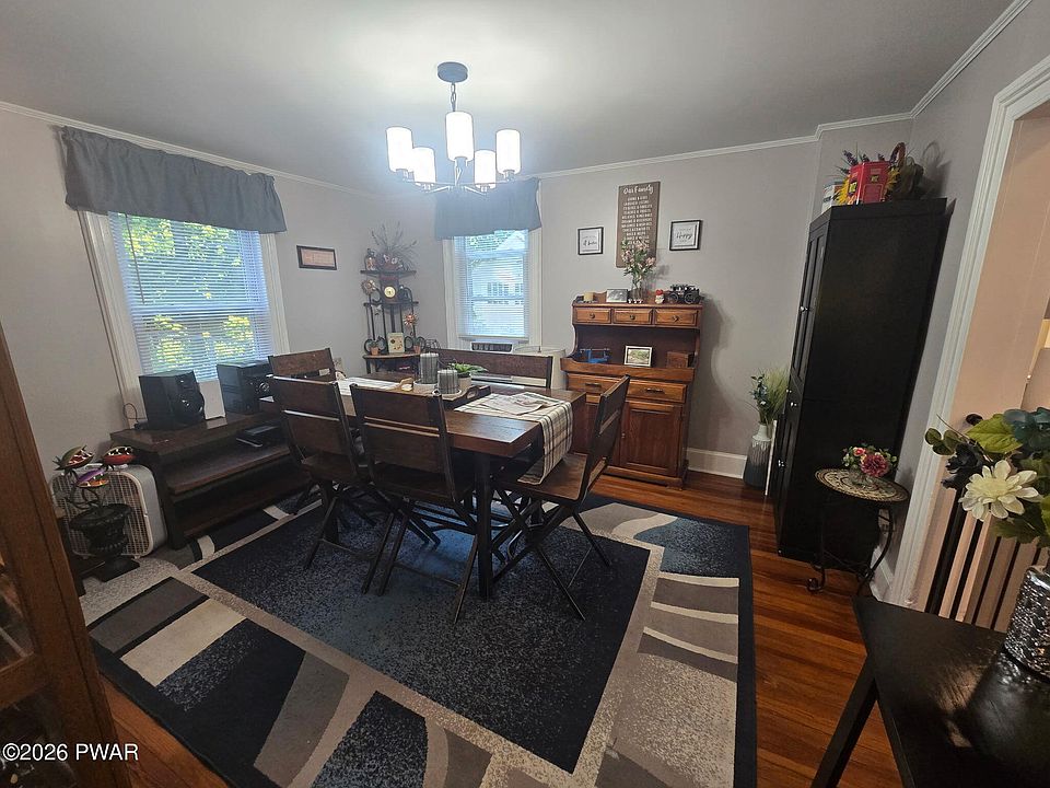 2nd image of 407 Avenue L