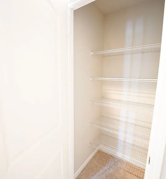 215 Shelton St — Photo 28
