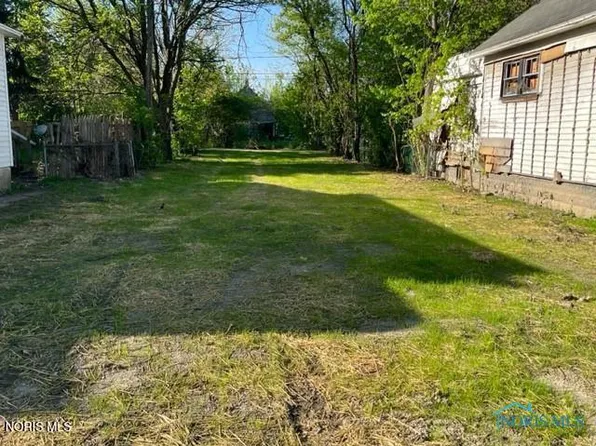 39 E Streicher St, Toledo, OH 43608