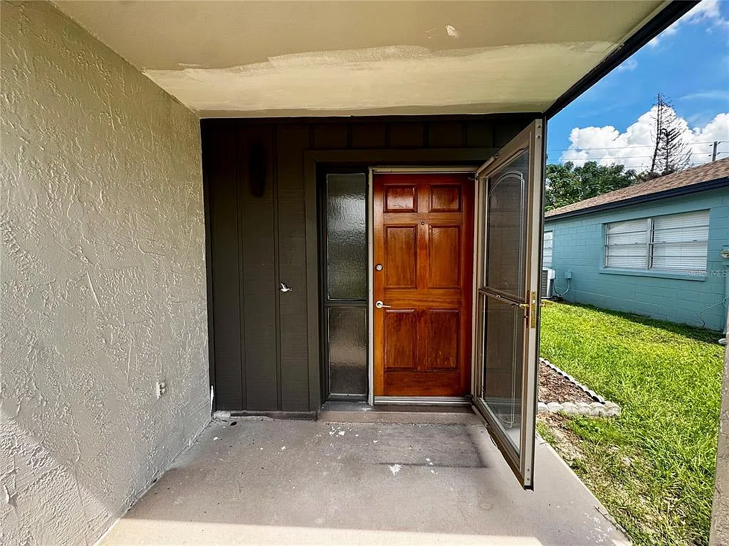 3217 Royal St — Photo 2