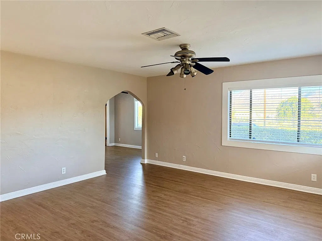 3 bed, 1.5 bath, 1269 sqft, $2,895 — Photo 4