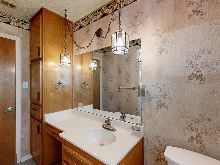 1711 Redwood Dr — Photo 13