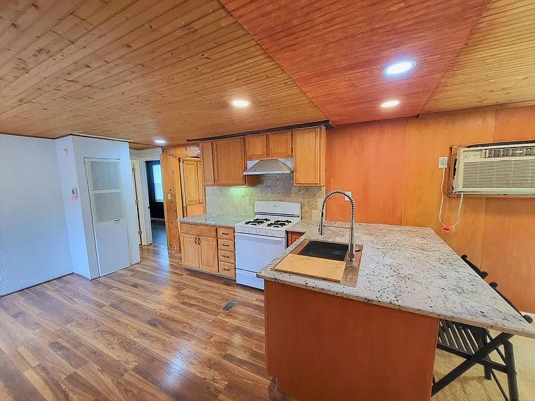21531 Cherry Hollow Dr — Photo 7