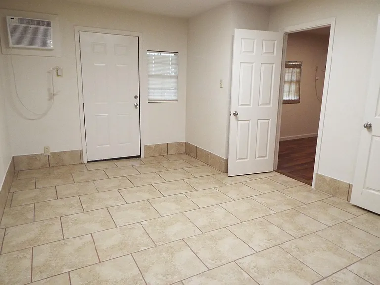 2519 Hicks Ave #2 — Photo 22