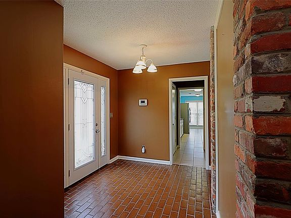 5th image of 137 Ledyard Dr