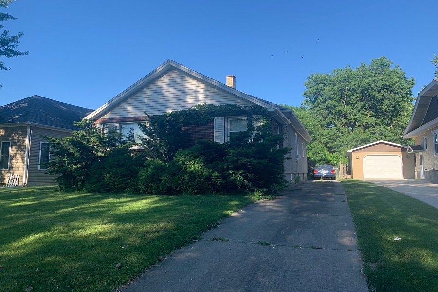 1st image of 1045 Creve Coeur St