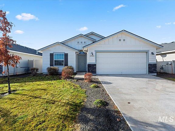 3rd image of 3085 N Saratov Way