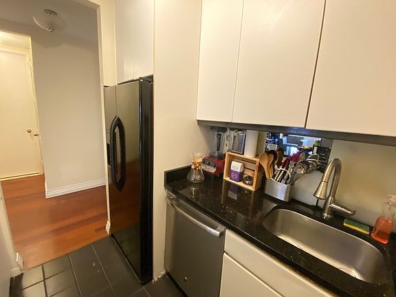 5th image of 250 W 89th St APT 6E