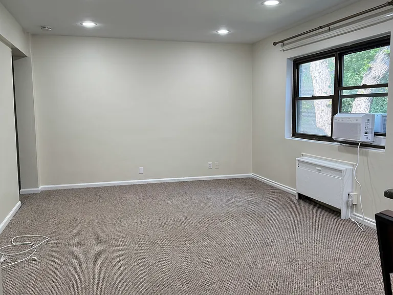 42 Fairview Ave #4C — Photo 6