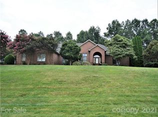6378 Dwayne Starnes Dr, Hickory, NC 28602