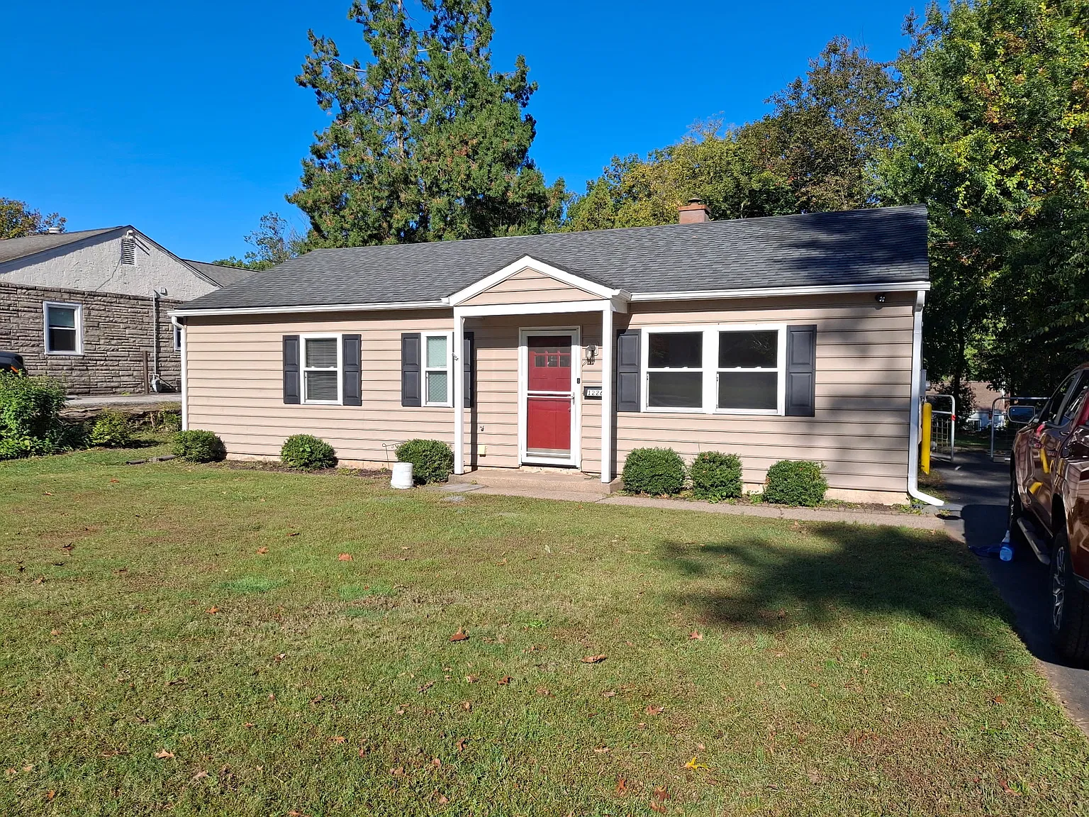 3 bed, 1.5 bath, 1200 sqft, $2,450 — Photo 1
