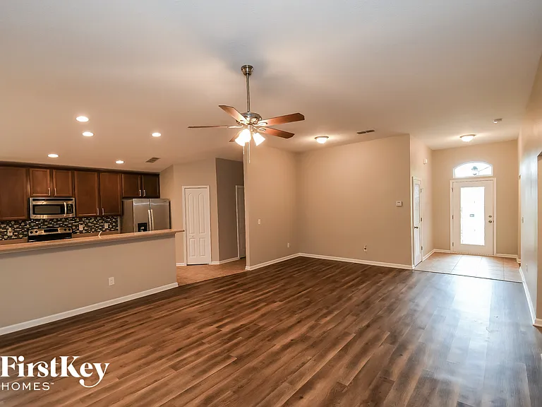 6395 Rolling Tree St — Photo 4