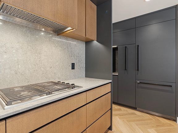 4th image of 458 W 63rd Ave #107
