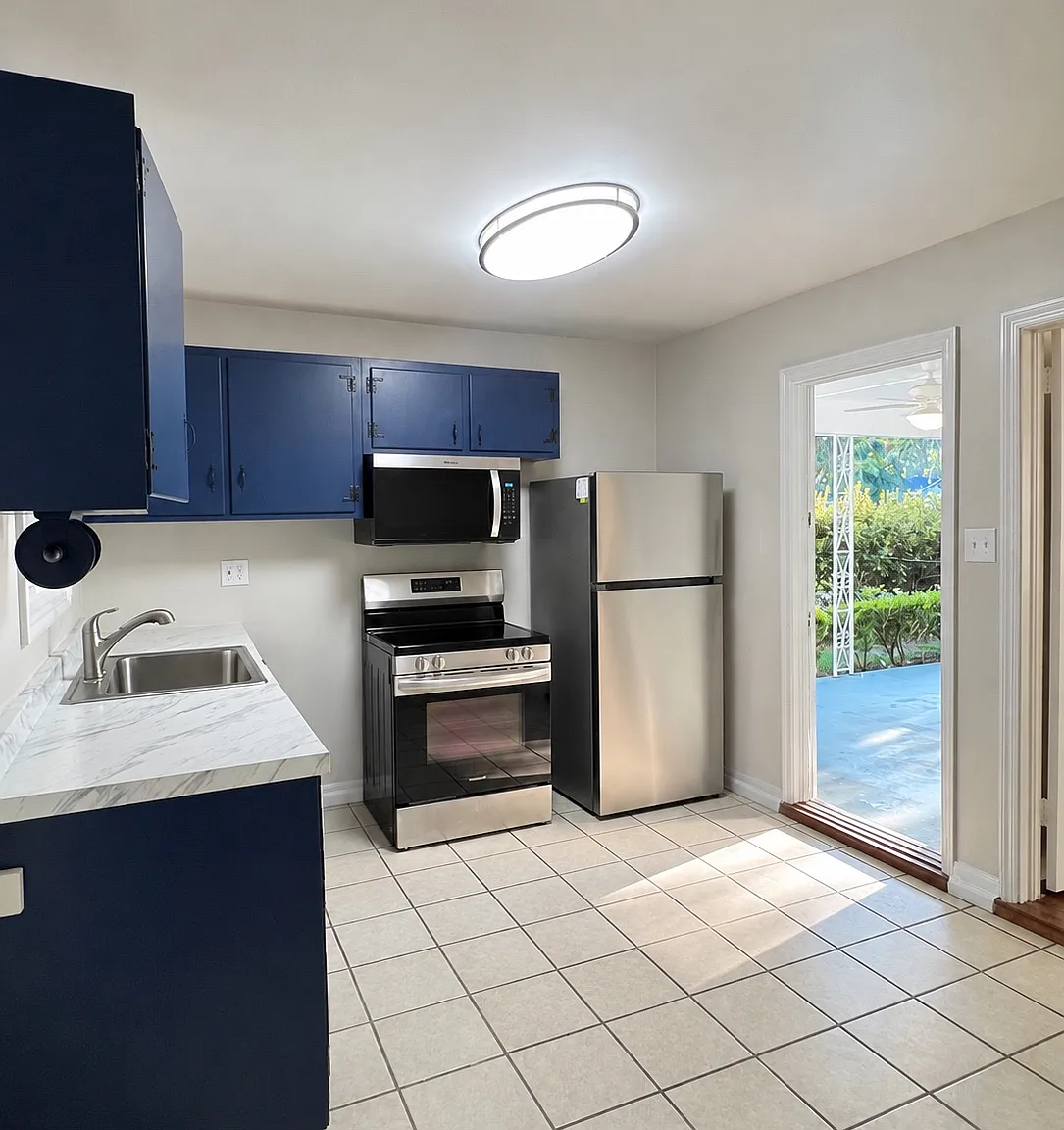 3 bed, 966 sqft, $2,300 — Photo 3