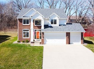 5686 Chatham St, Johnston, IA 50131