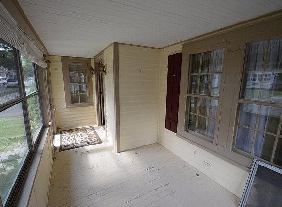 2nd image of 954 Bridgman St