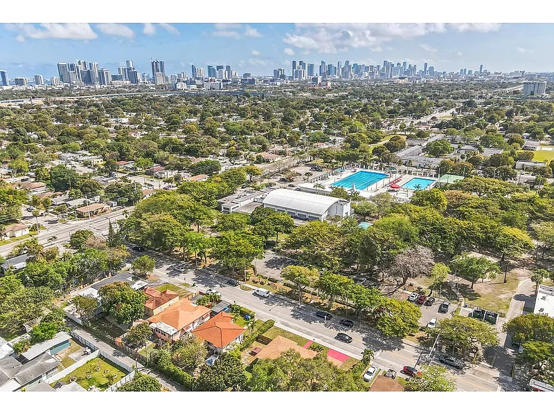 Building Photo - 1275 NW 50th St #1